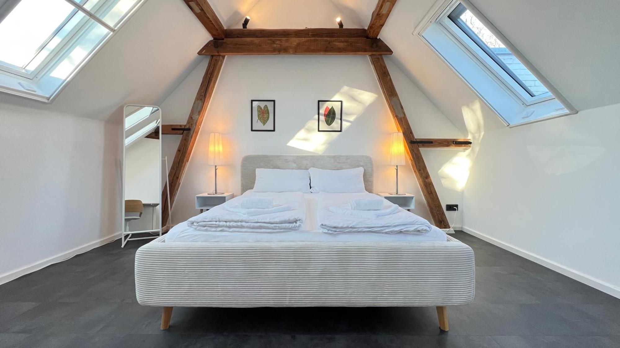 Ludwigshome - Zentrale Lage, Luxusbad, Workspace, Klima Ludwigsburg Esterno foto